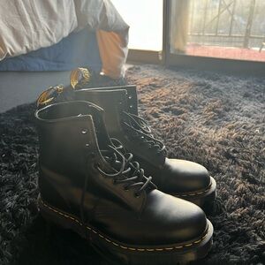 Dr. Martens 1460 BEX SMOOTH LEATHER LACE UP BOOTS